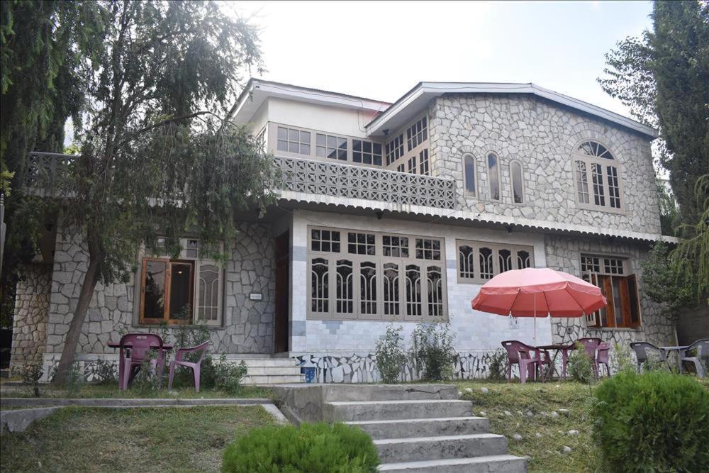 Cozy Lodge Gilgit Exterior photo