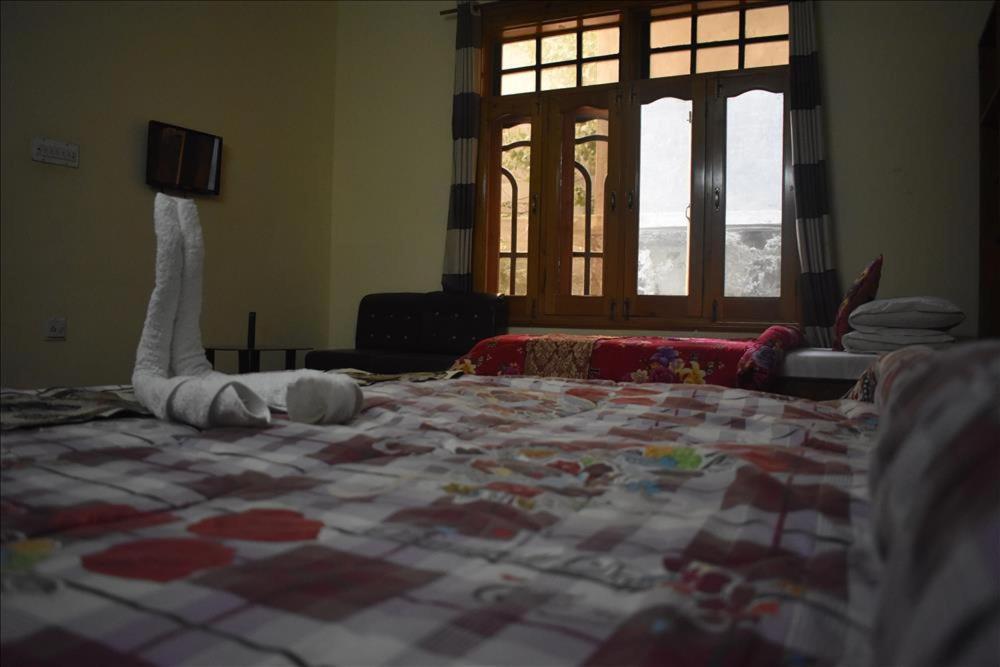 Cozy Lodge Gilgit Exterior photo