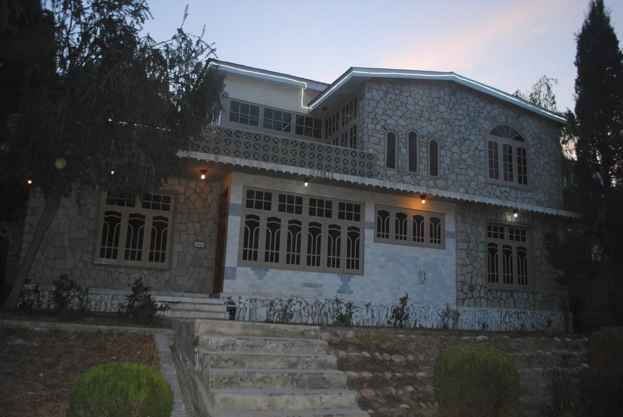 Cozy Lodge Gilgit Exterior photo